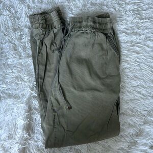 Young Fabulous & Broke Army Green Tencel Joggers Size XS